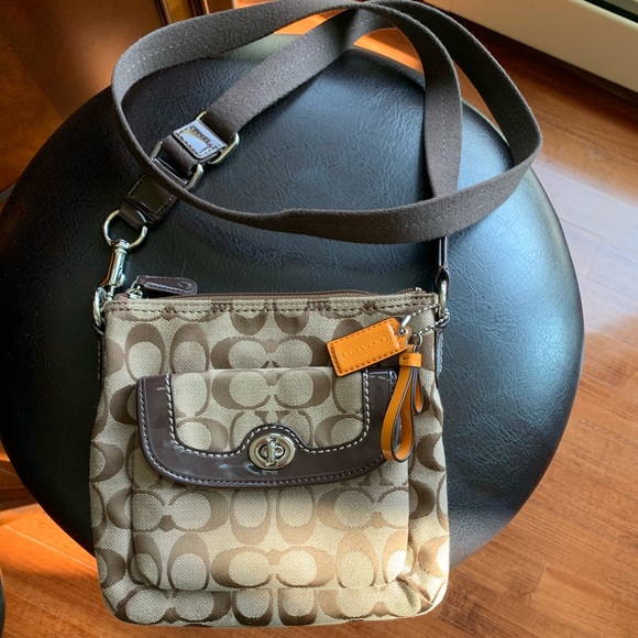 Coach Crossbody - Picture 1 of 6